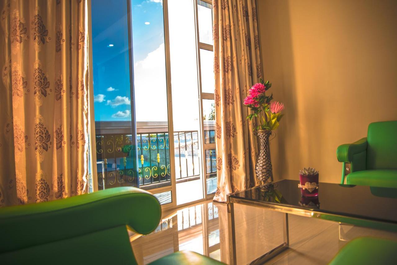 Abuharee Grand Addu City Exterior foto