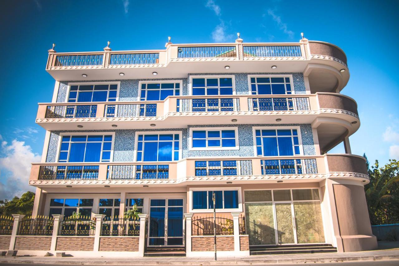 Abuharee Grand Addu City Exterior foto