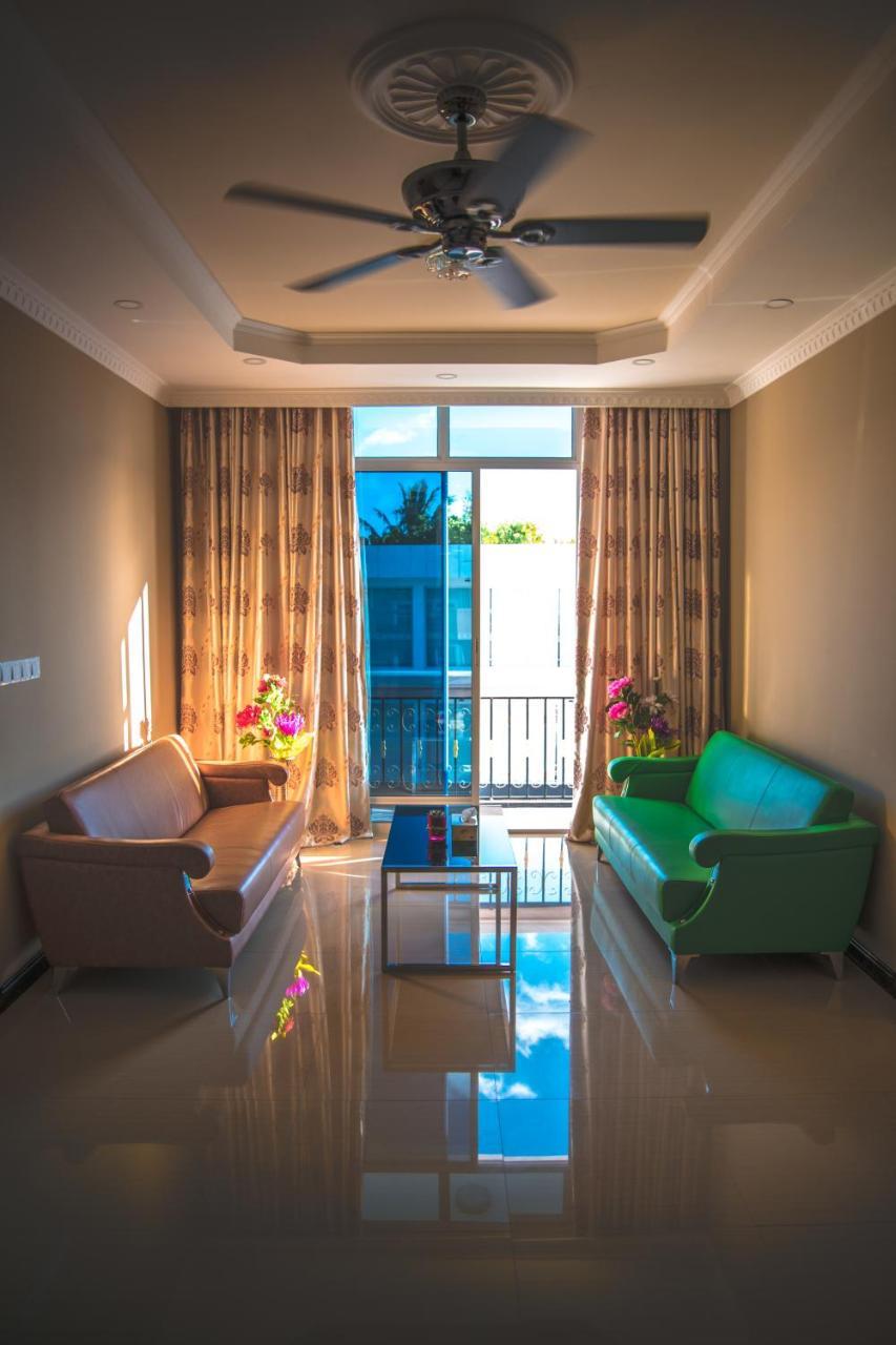 Abuharee Grand Addu City Exterior foto